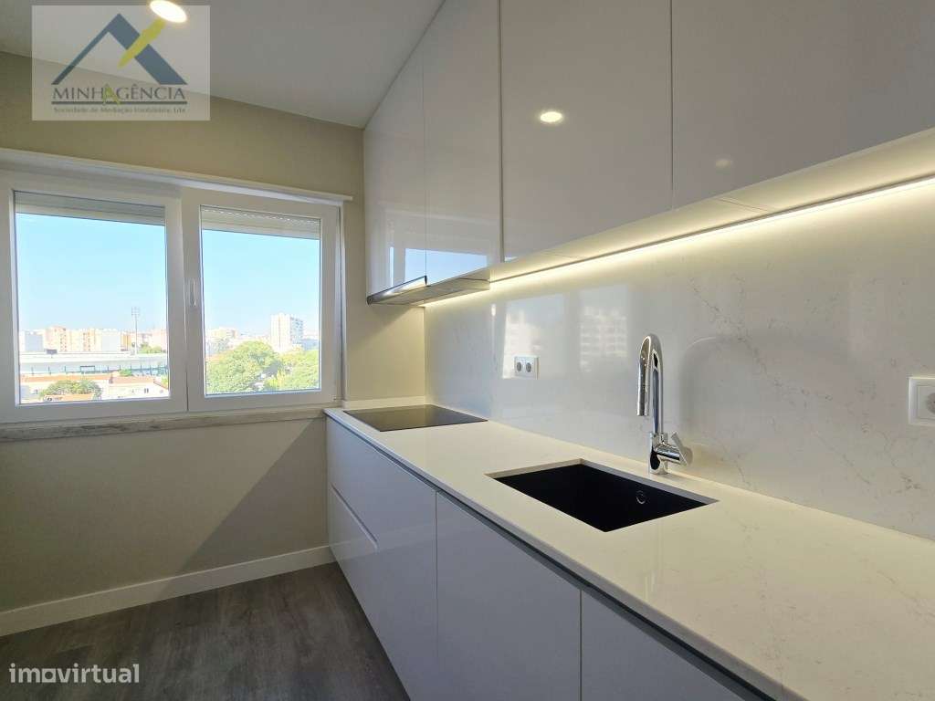 Apartamento T3 remodelado na Algodeia em Setúbal-4