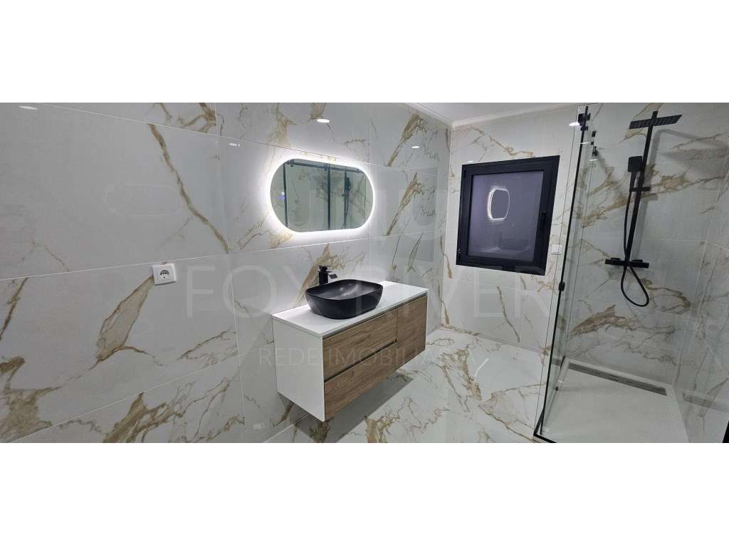 Moradia T4 Moderna - Cerdal, Valença - Grande imagem: 4/34