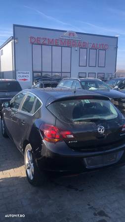 Dezmembram Opel Astra J 1.7 CDTI an fabr. 2011 - 3