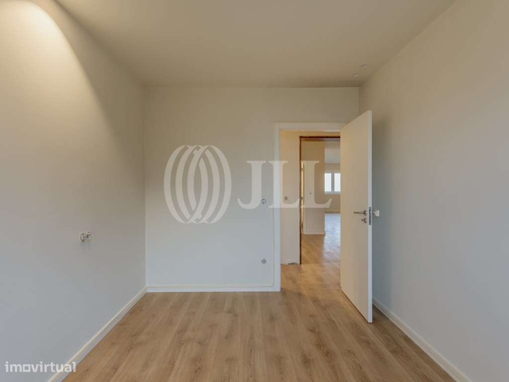 Apartamento T4 com varanda e garagem nas Antas Porto-16