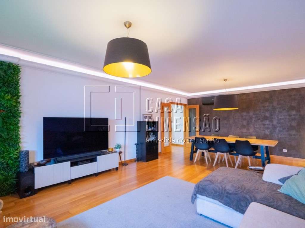 Apartamento de tipologia T2 na Serra de Carnaxide, como NOVO!!-18