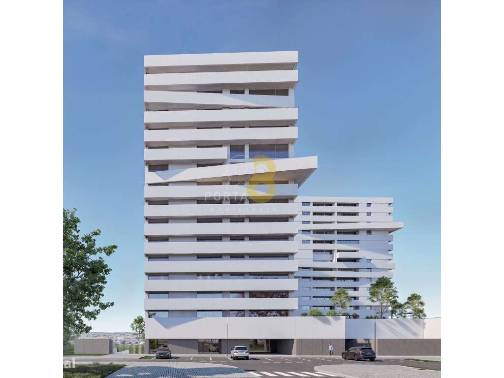 T4 Novo com Varandas, Garagem e Vistas Desafogadas - Requesende-5