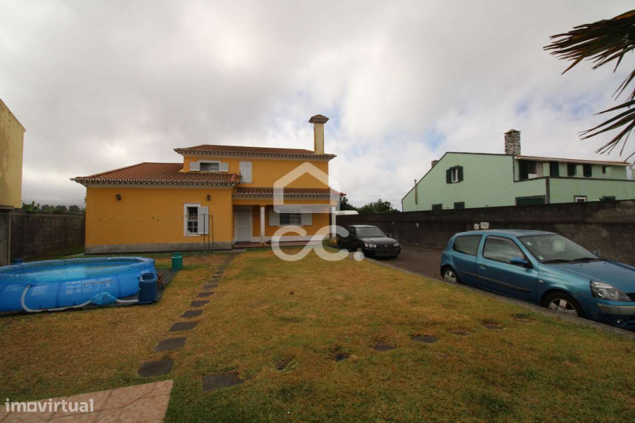 Moradia com 5 Quartos e 5 WC'S Isolada - Fenais da Luz - Ponta Delgada - Grande imagem: 5/42