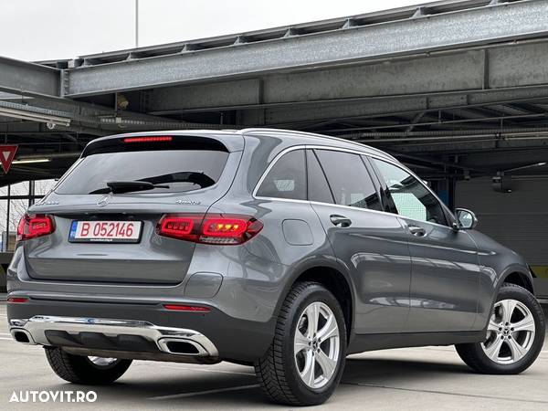 Mercedes-Benz GLC 300 e 4Matic 9G-TRONIC AMG Line - 8