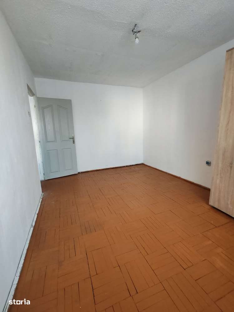 De vanzare!Garsoniera decomandata, etaj 2, 27 mp, Razboieni-1