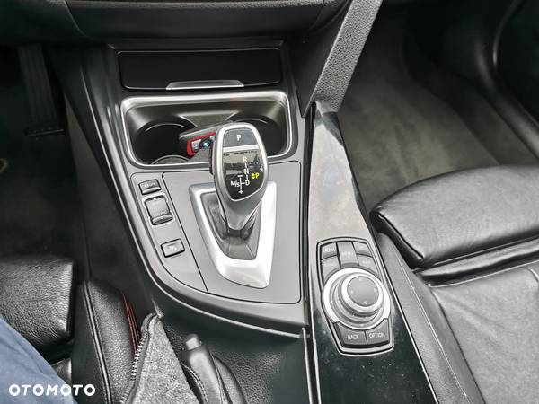 BMW Seria 3 330d Advantage sport - 26