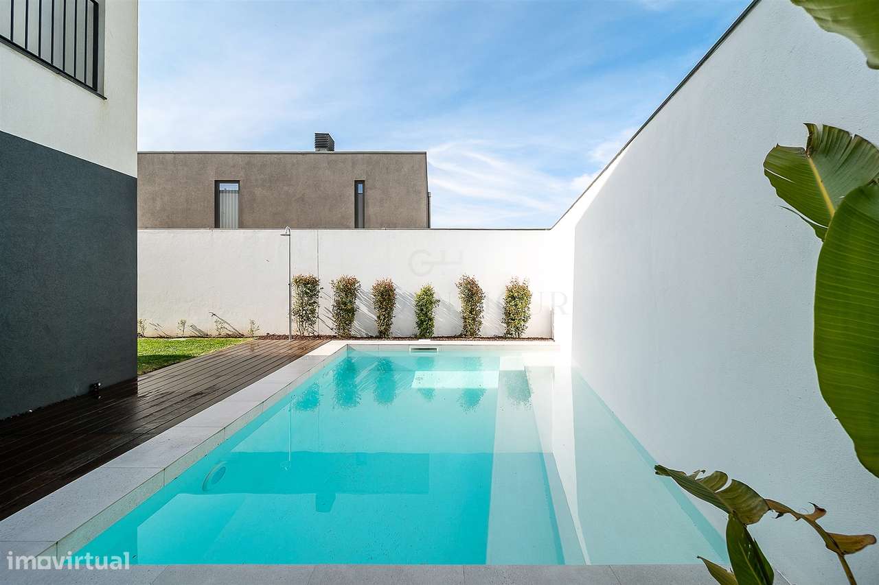 Moradia T4 de Luxo em Canidelo com Vista Mar | Golden Hour Real Estate-9