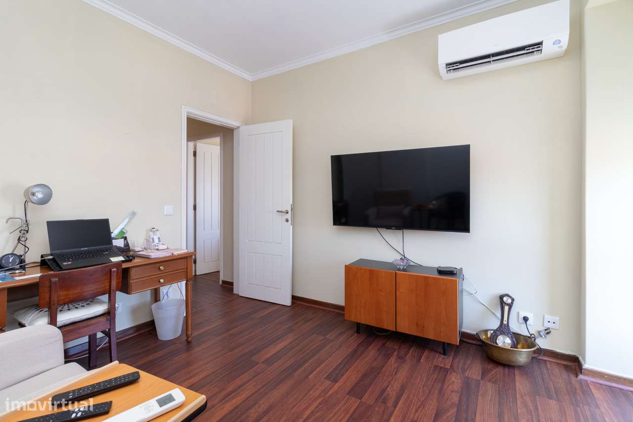 T3 Av. João XXI | 200m2 | 2 Elevadores | 2 Parqueamentos | Arrecadação-29