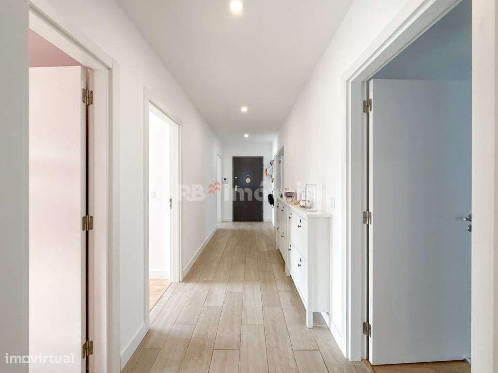 Apartamento T3 Semi-Novo, c/ Garagem - em Constância-4