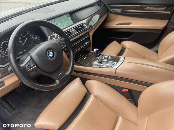 BMW Seria 7 750i xDrive - 6