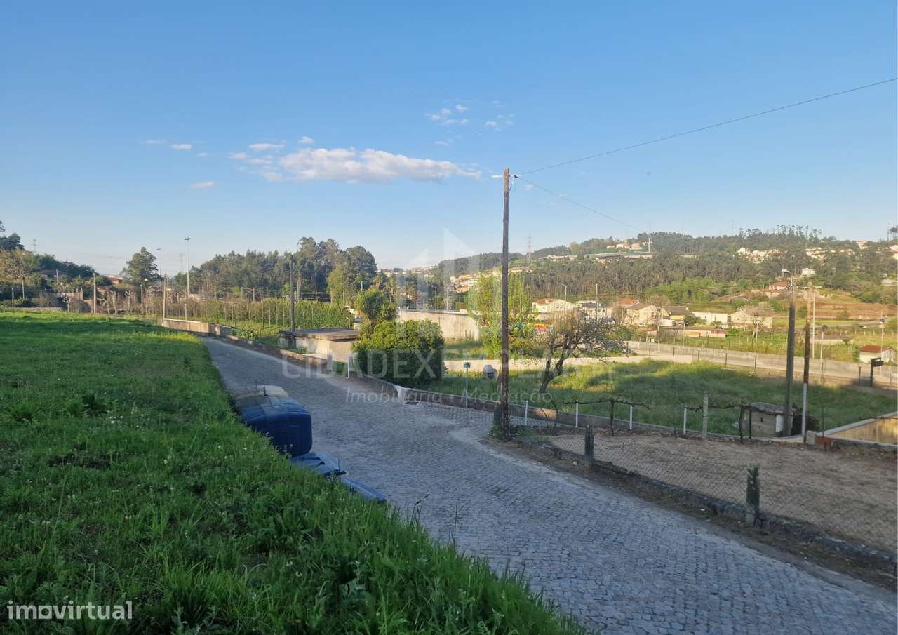 Terreno e Casa em Ruínas para Construção – Irivo, Penafiel-4