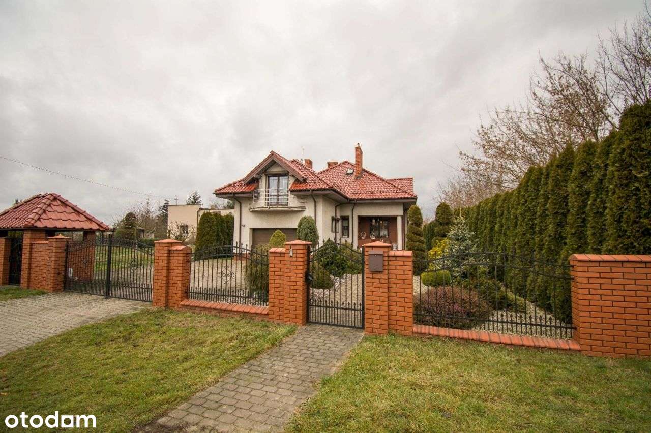 Piękny dom w zacisznej lokalizacji, blisko centrum-8