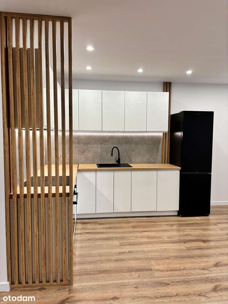 Centrum Po gruntownym remoncie Trzypokojowe Bez gazu Z balkonem - Pełny obrazek: 1/20