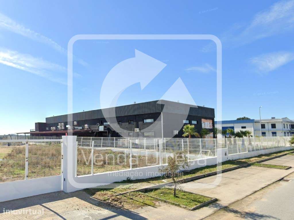Pavilhão Industrial em Propriedade Total | 652 m² | Terreno com 4.1... - Grande imagem: 2/20