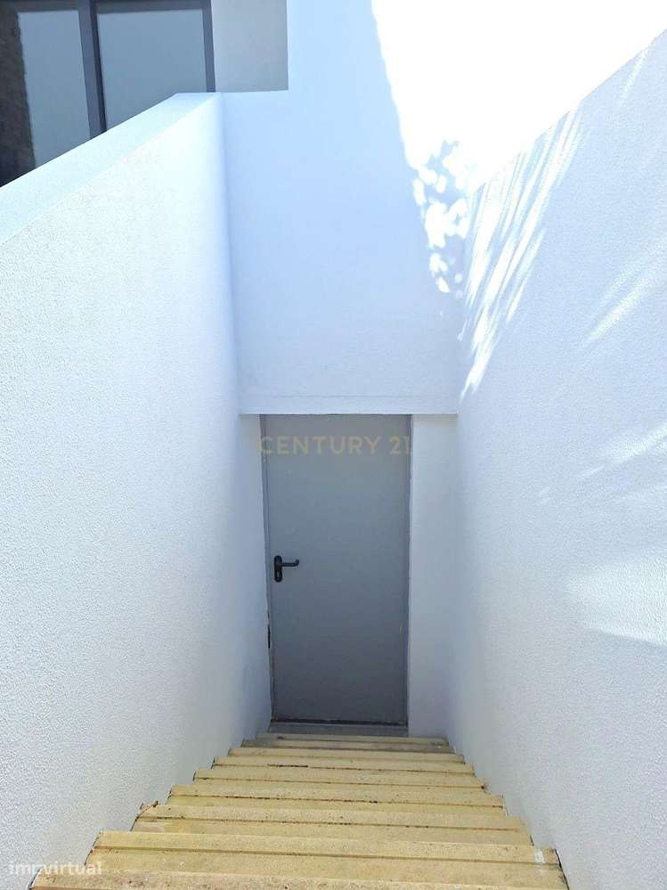 Moradia T3+1 em Alcochete: Luxo e Conforto!-21