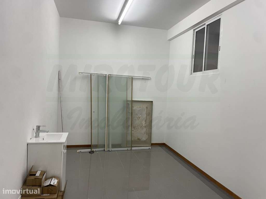 Venda conjunta de imóveis para atividade industrial com edifício e ...-16