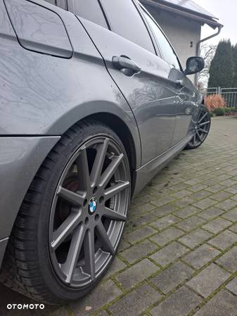 BMW Seria 3 318d DPF Touring - 17