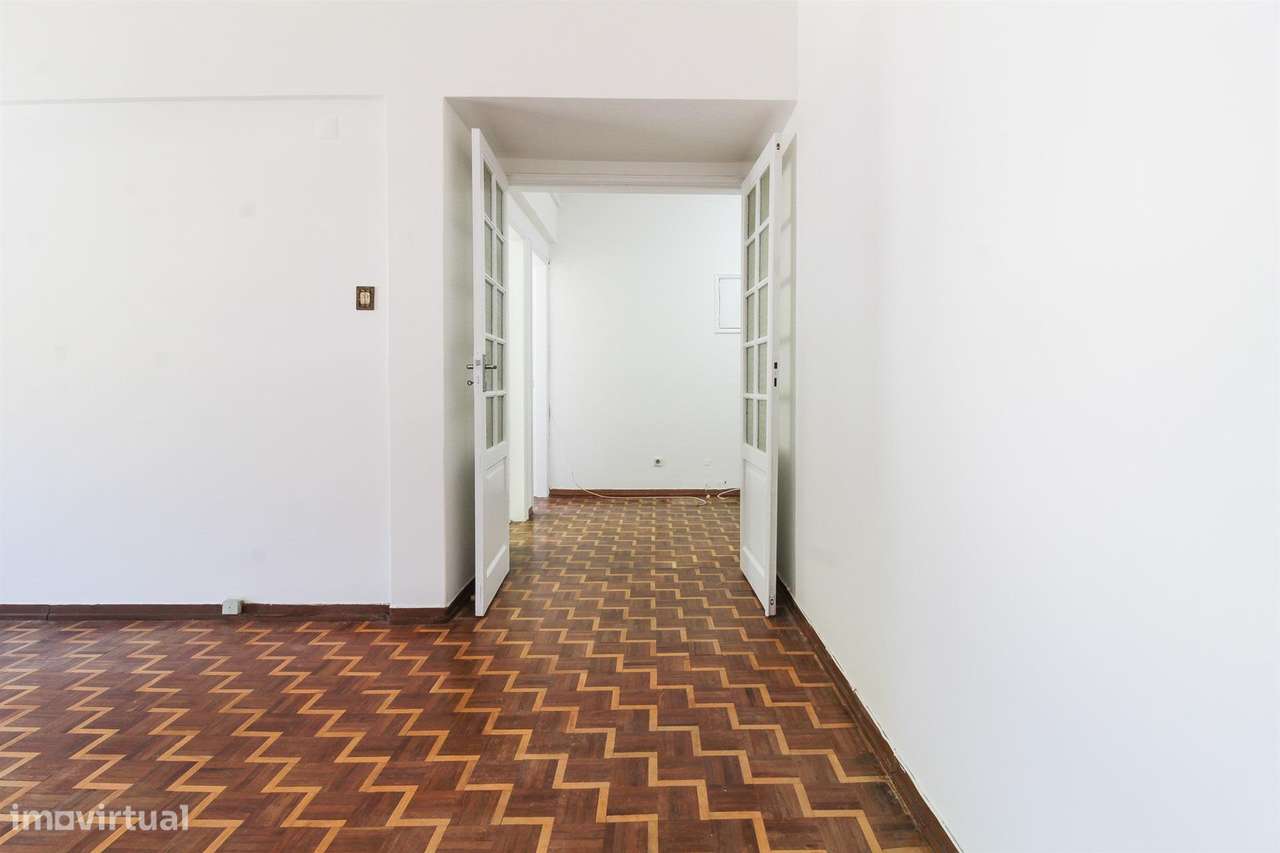 LARANJEIRO (ZONA METRO) - Apartamento T3 remodelado! - Grande imagem: 3/21