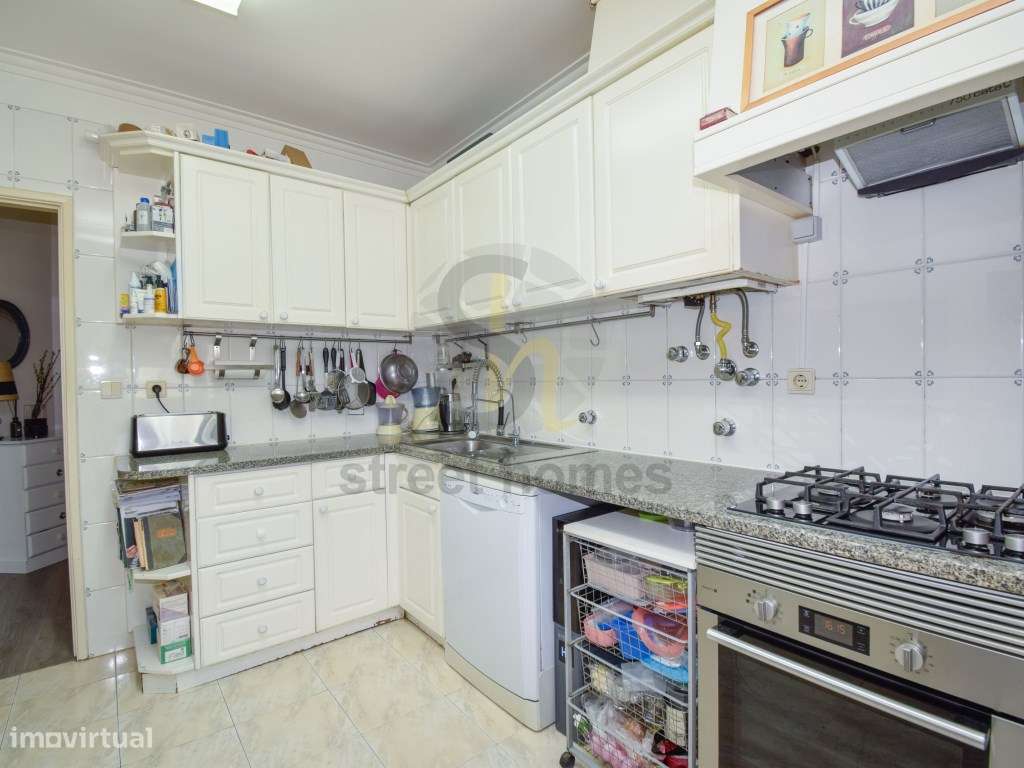 Moradia espaçosa com 2 pisos mais sótão , garagem e espaço exterior...-37