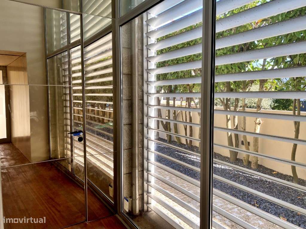 Moradia com elevador no centro da Trofa-25