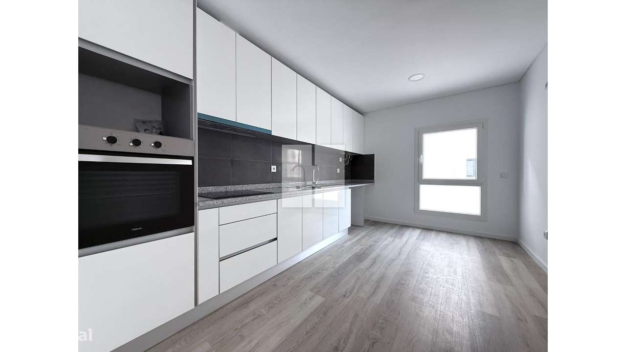 T2 com terraço e garagem NOVO - Grande imagem: 2/34