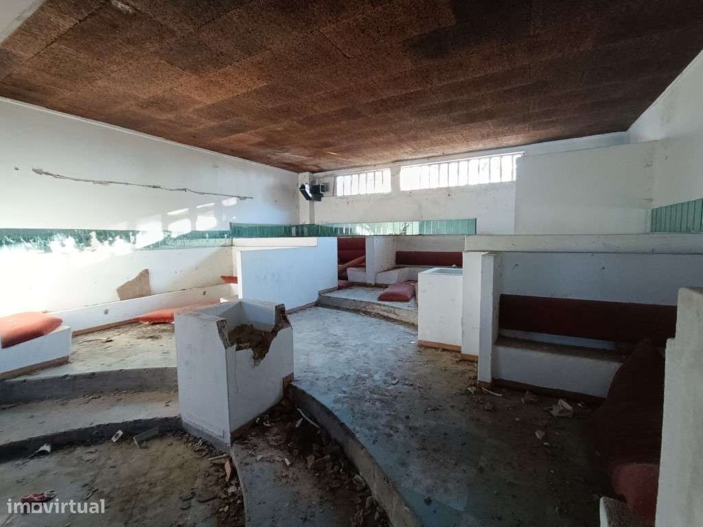 PRÉDIO PARA SERVIÇOS-14