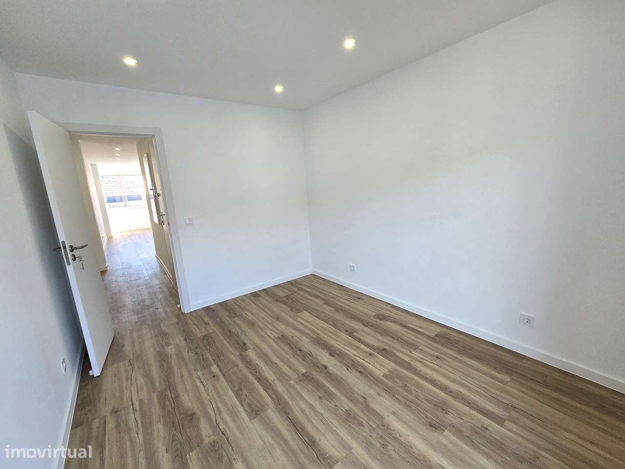Apartamento T3 Totalmente Remodelado – Cacém-19