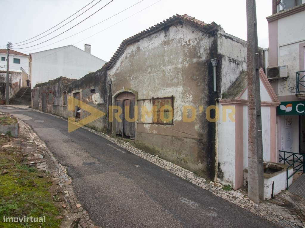 ADEGA PARA RECUPERAR - OLHALVO, ALENQUER-0