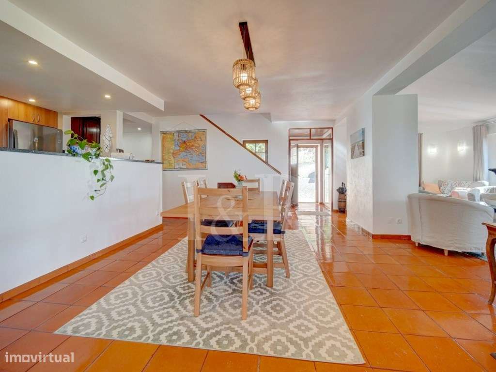 Moradia T2+3 com jardim e vista mar na Azóia, Sintra-15