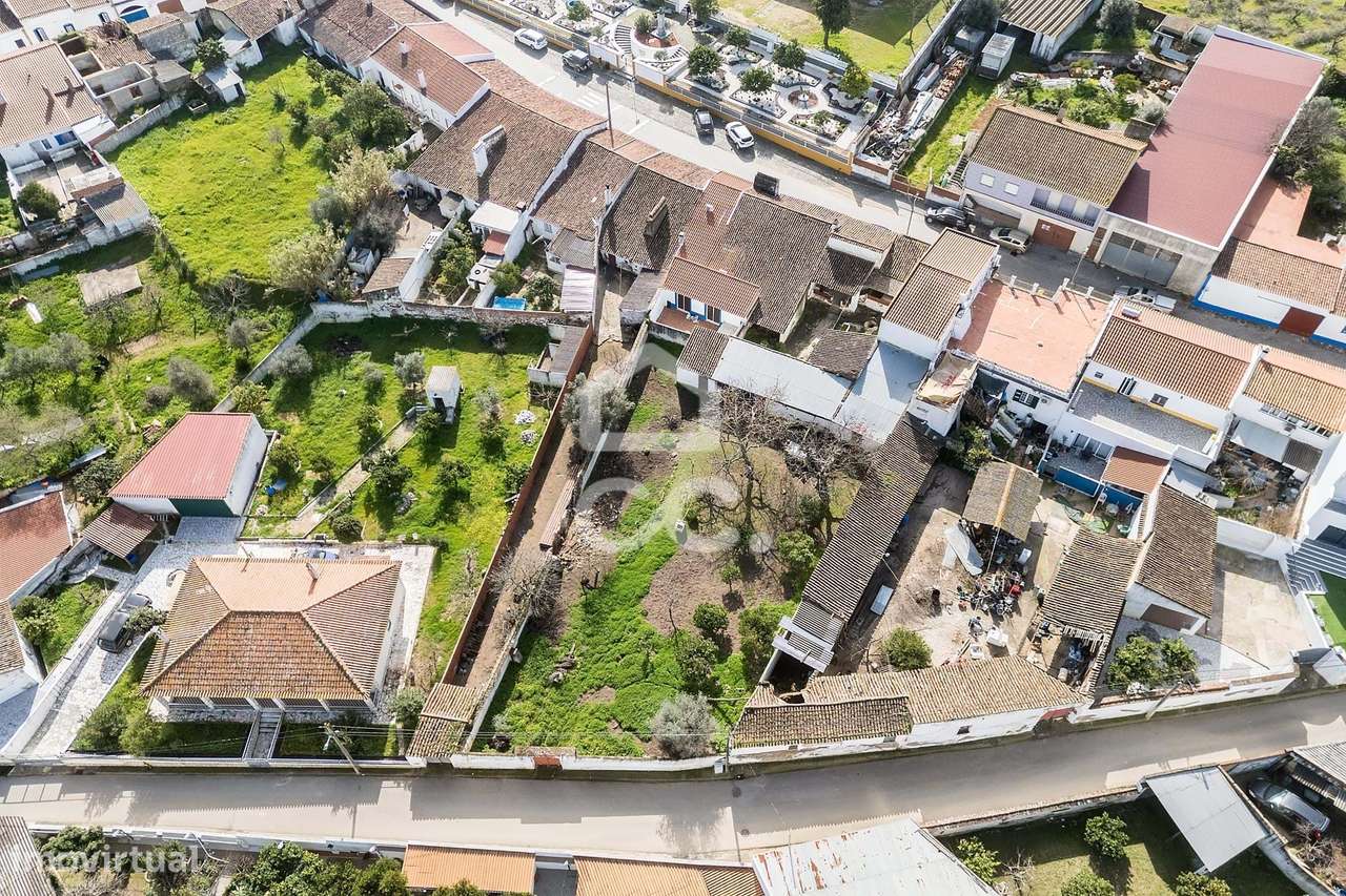 Moradia térrea c/ 311 m² de construção em lote de 1124 m² | Vila de Fr-53