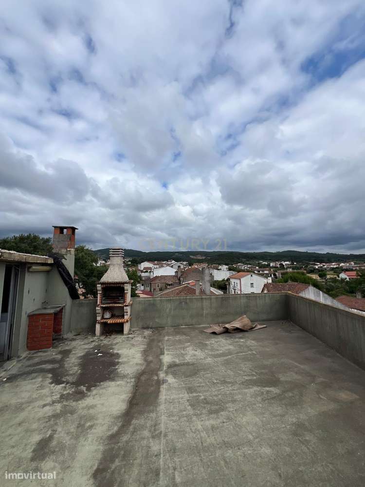 Prédio no centro do Avelar – Excelente oportunidade de investimento ou - Grande imagem: 5/9