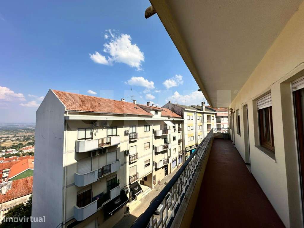 T4+2 com Varanda Panorâmica e Garagem Ampla - Conforto, Espaço e Ve...-19