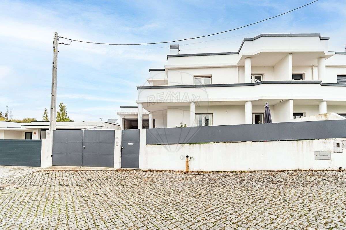 Moradia T5 para venda - Grande imagem: 2/16