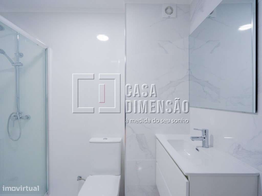 Apartamento de tipologia T2, em fase de Remodelação, no Cacém!!-9