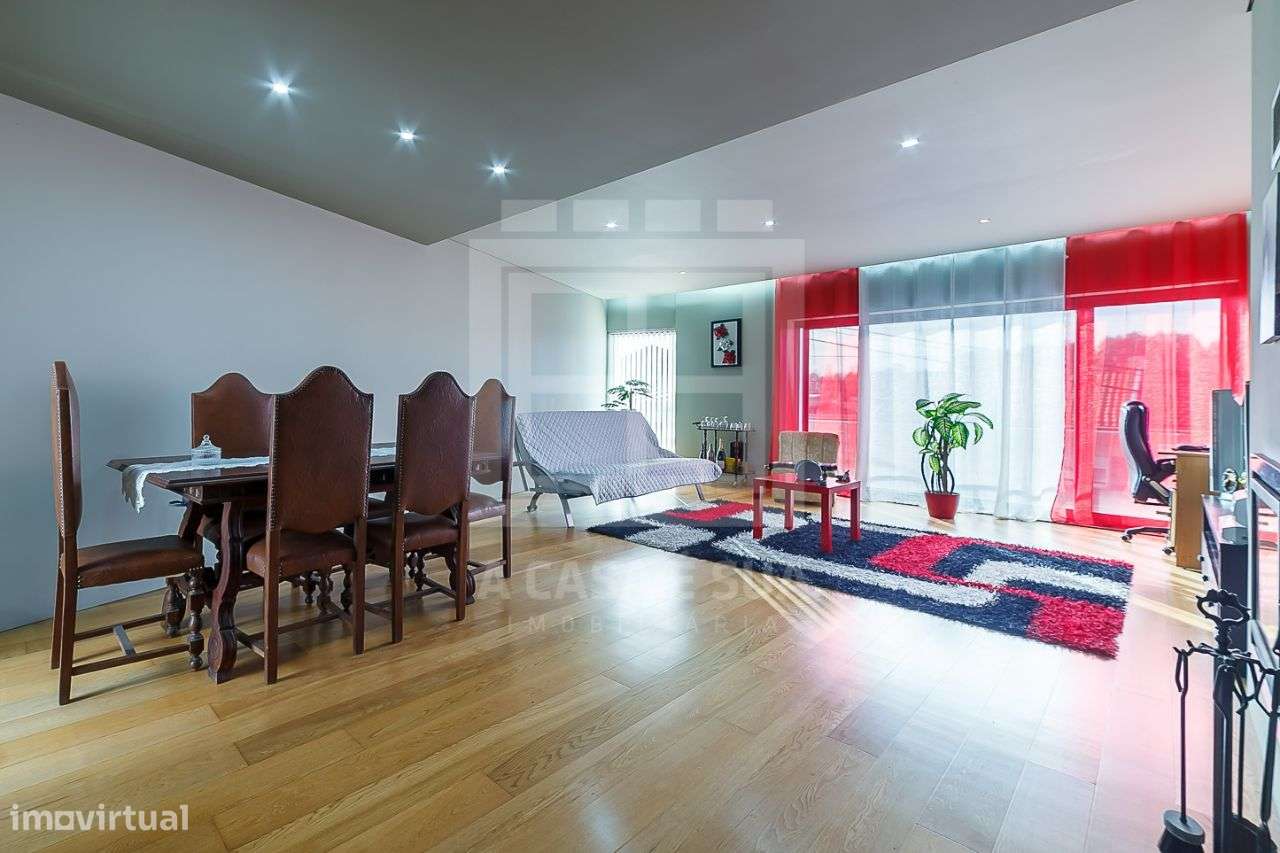 Andar de Moradia T3 em São Félix da Marinha, Vila Nova de Gaia - Grande imagem: 4/38