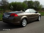 Ford Focus Coupe-Cabriolet 2.0 16V Titanium - 18