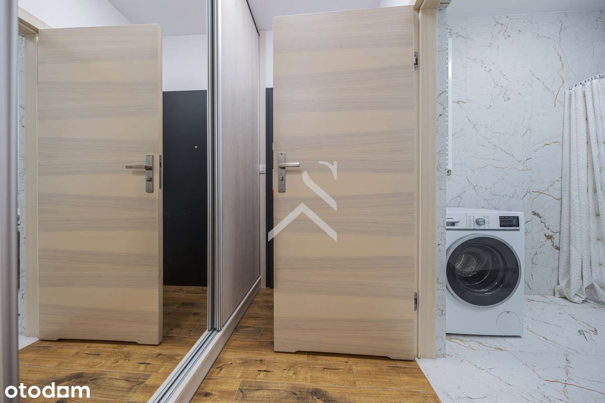 Kawalerka - Umeblowana - Miejsce w hali-9