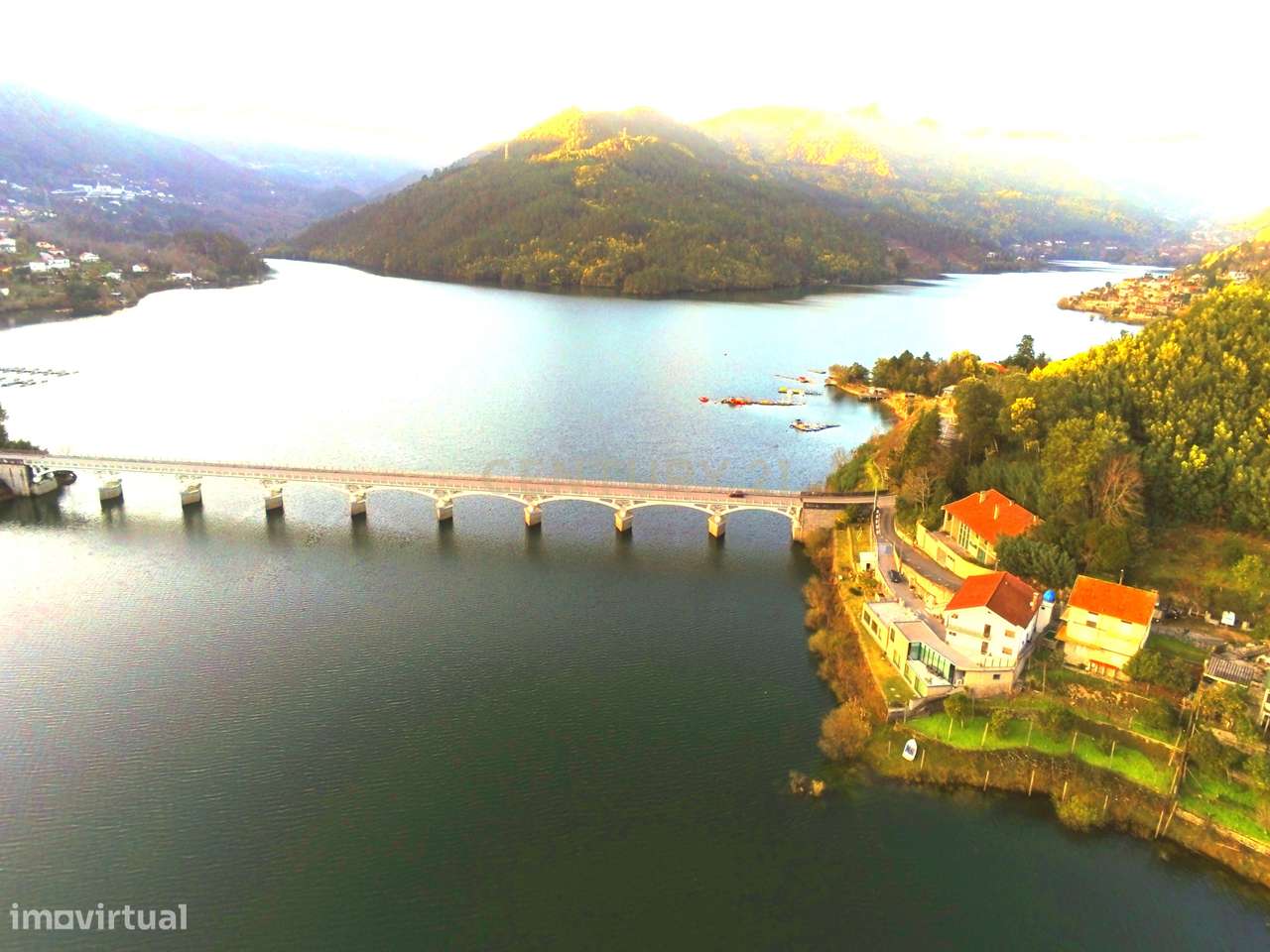 Propriedade única no geres , duas casas com acesso ao rio (No rio Cald-47
