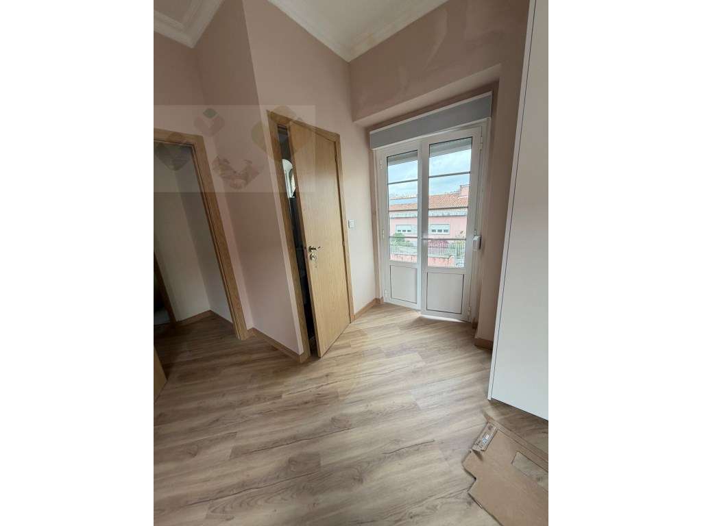 Ótimo T2 - Amadora centro (igreja)-27