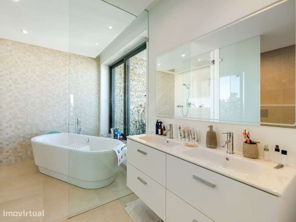 Moradia T8 c/Piscina | Queijas-38