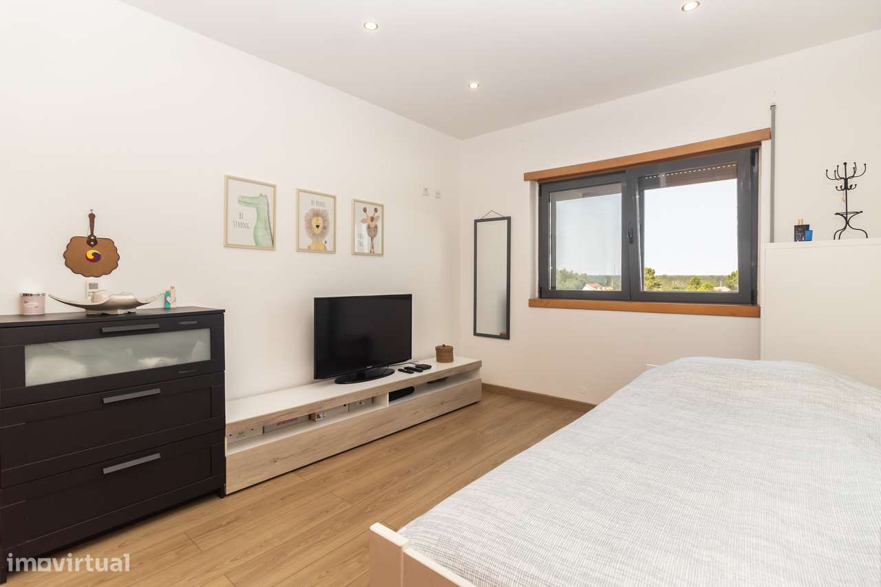 Moderno apartamento T3 com parqueamento e arrecadação-29
