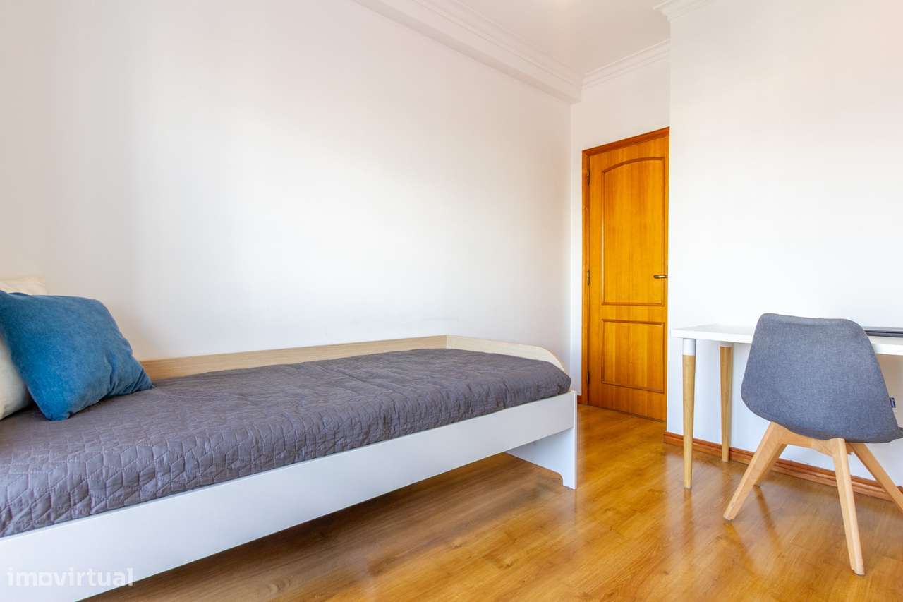 Quinta do Conde - Apartamento de 3 assoalhadas-varanda e arrecadação.-14