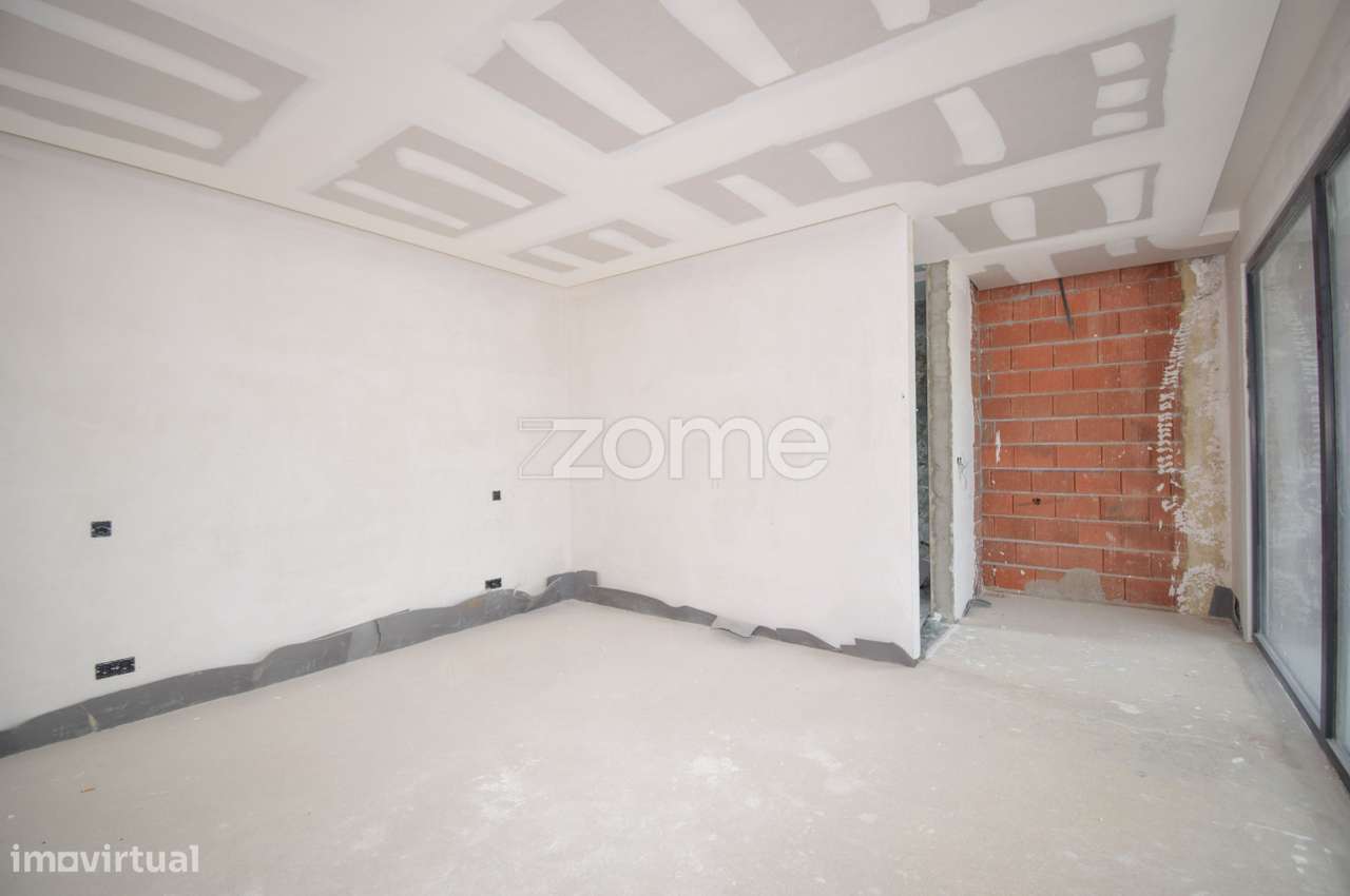 Moradia nova T4 luxo em condomínio privado no Barro em Loures-17