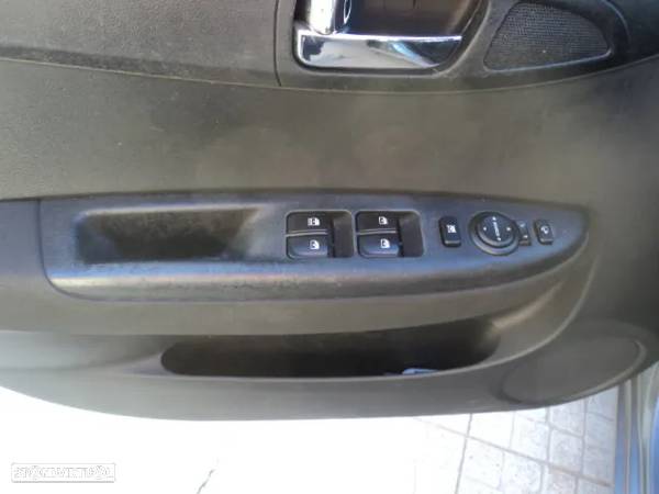 Hyundai i20 1.2 Comfort ESP - 12