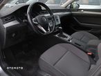 Volkswagen Passat 2.0 TDI EVO Essence DSG - 6