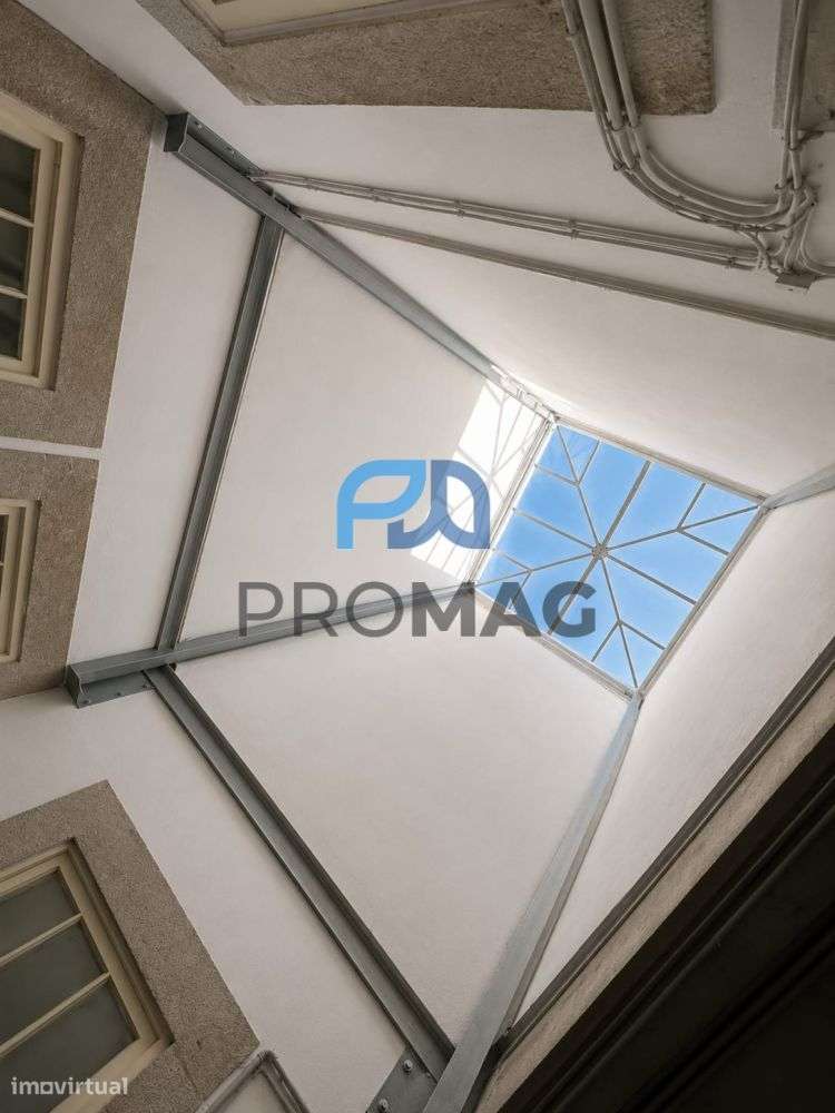 Prédio com Comércio - Baixa do Porto-17