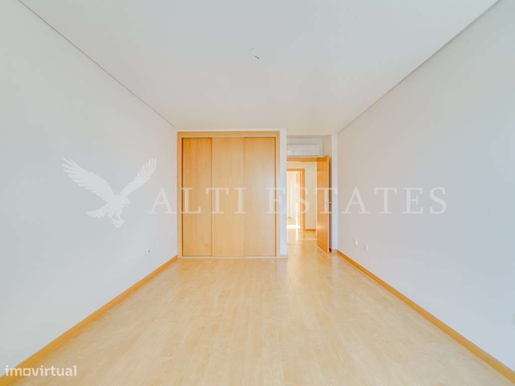 Apartamento Duplex T3 Virado a Sul com Vista Mar, Pronto a Estrear-20