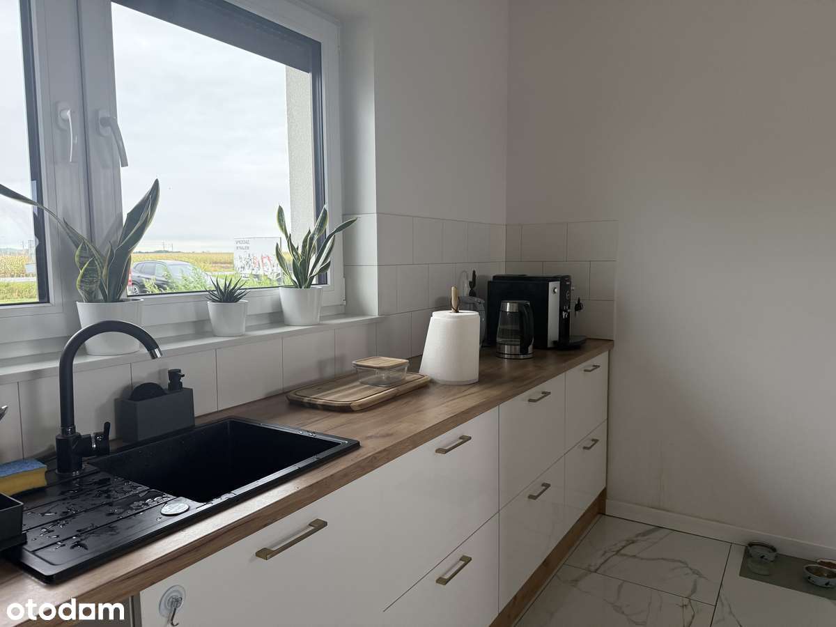 Nowy parterowy dom z lokalem użytkowym-6