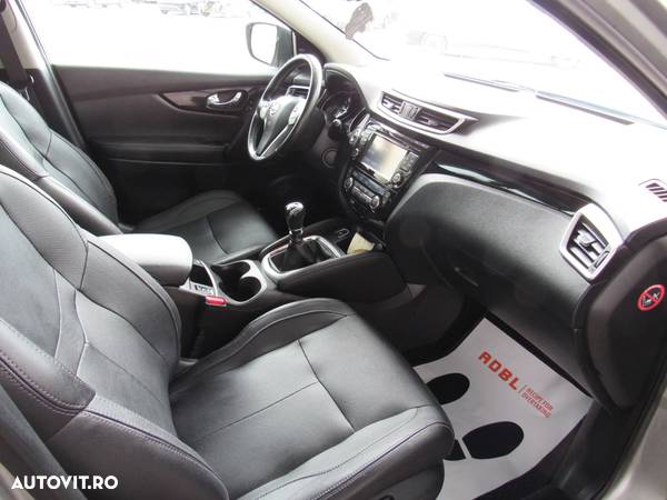 Nissan Qashqai 1.5 dCi TEKNA+ - 23