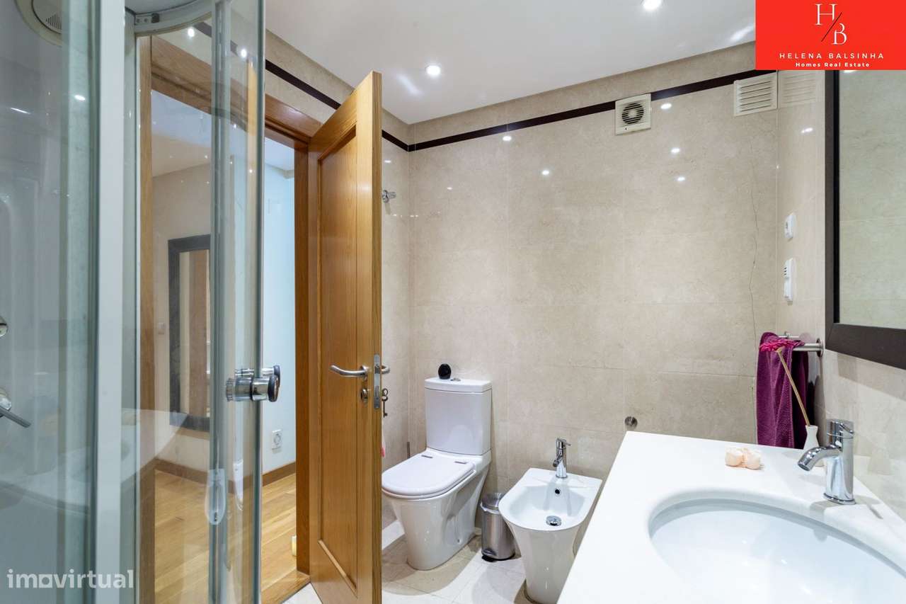 Excelente Apartamento T2 com 3 Parqueamentos nas Colinas do Cruzeiro-12